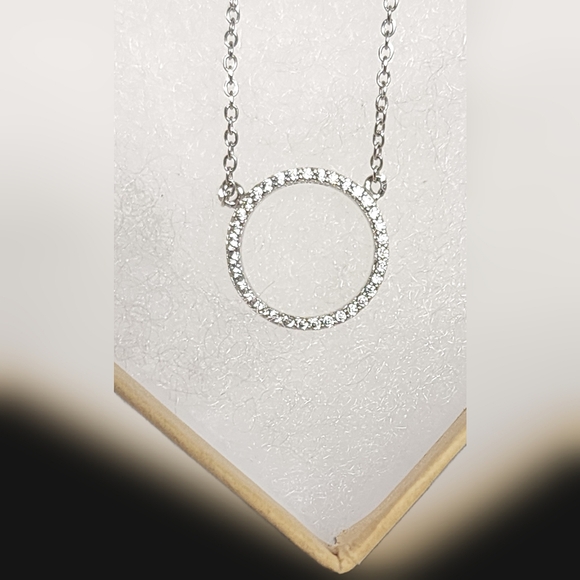 STERLING SILVER ROUND PENDANT NECKLACE - Picture 1 of 7